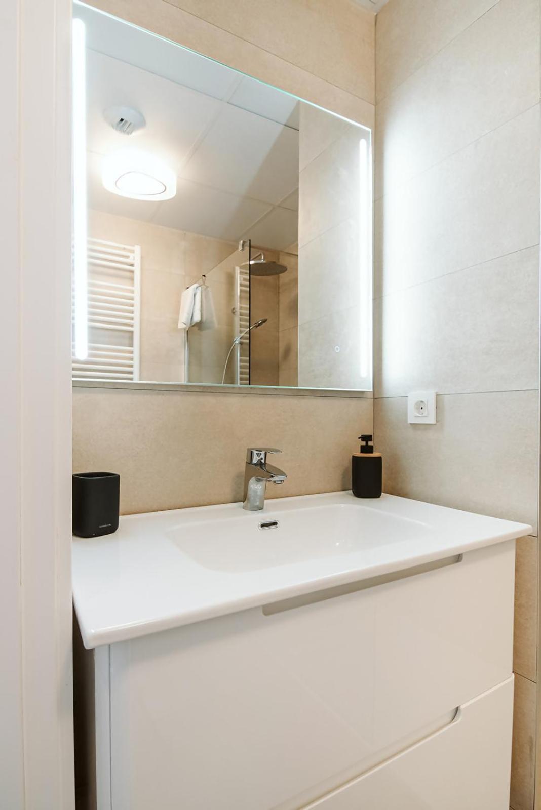 Casa Rosana Apartamento De Diseno Con Terraza Sallent De Gallego Exterior photo